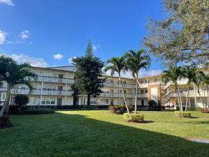 Beautiful setting on one bedroom one bath in a 55 Community.