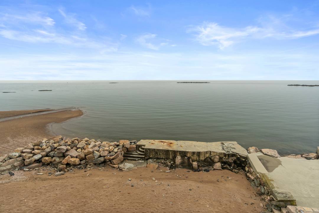 This approximately 2, 000 square foot house offers four bedrooms and two bathrooms.