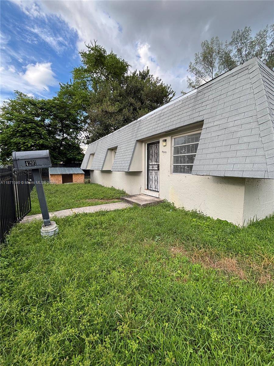 Opportunity awaits with this single family home in Miami s Allapattah area, a neighborhood known for its central location and growing potential.