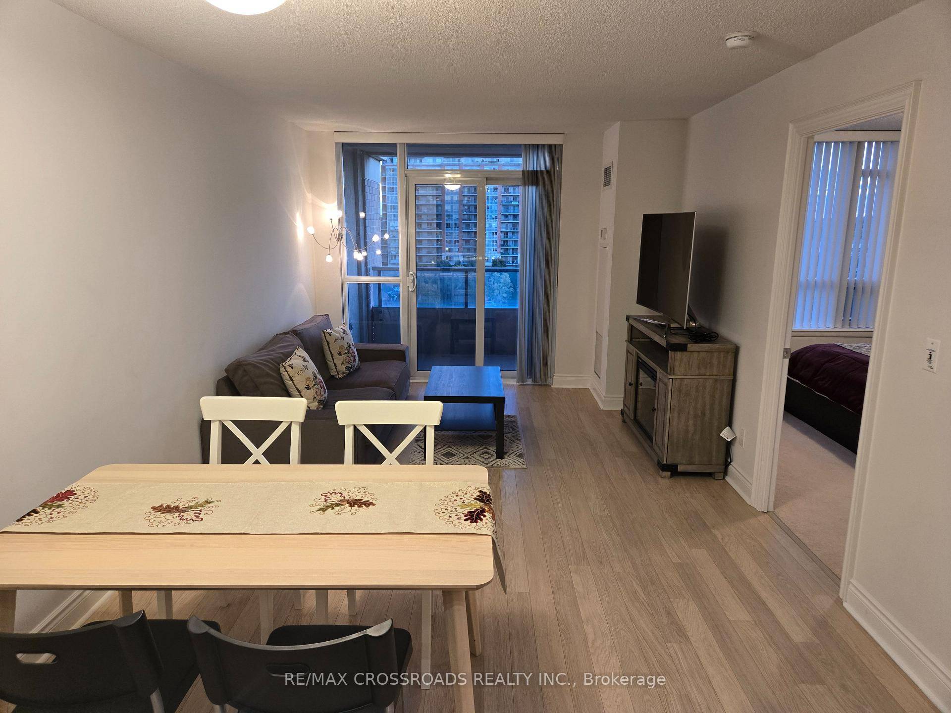 Luxury Circa Condo Built By Tridel in the Prime Unionville Location !