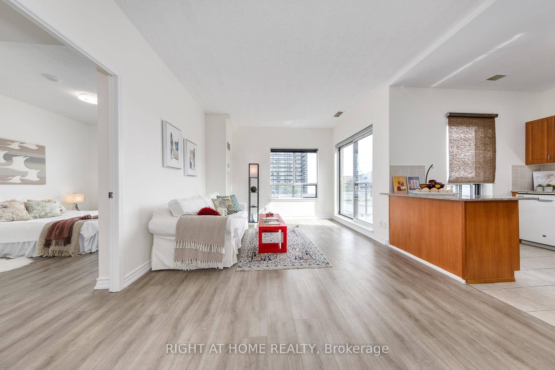 Stunning Penthouse Unit In Prime Yonge amp ; Finch Location.