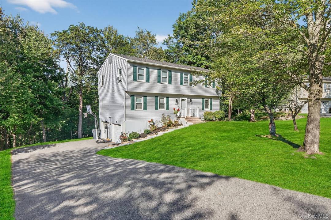 If you love summer entertaining, you ll absolutely fall in love with the expansive two tiered deck and pergola overlooking the private, wooded backyard of this stunning two story colonial.