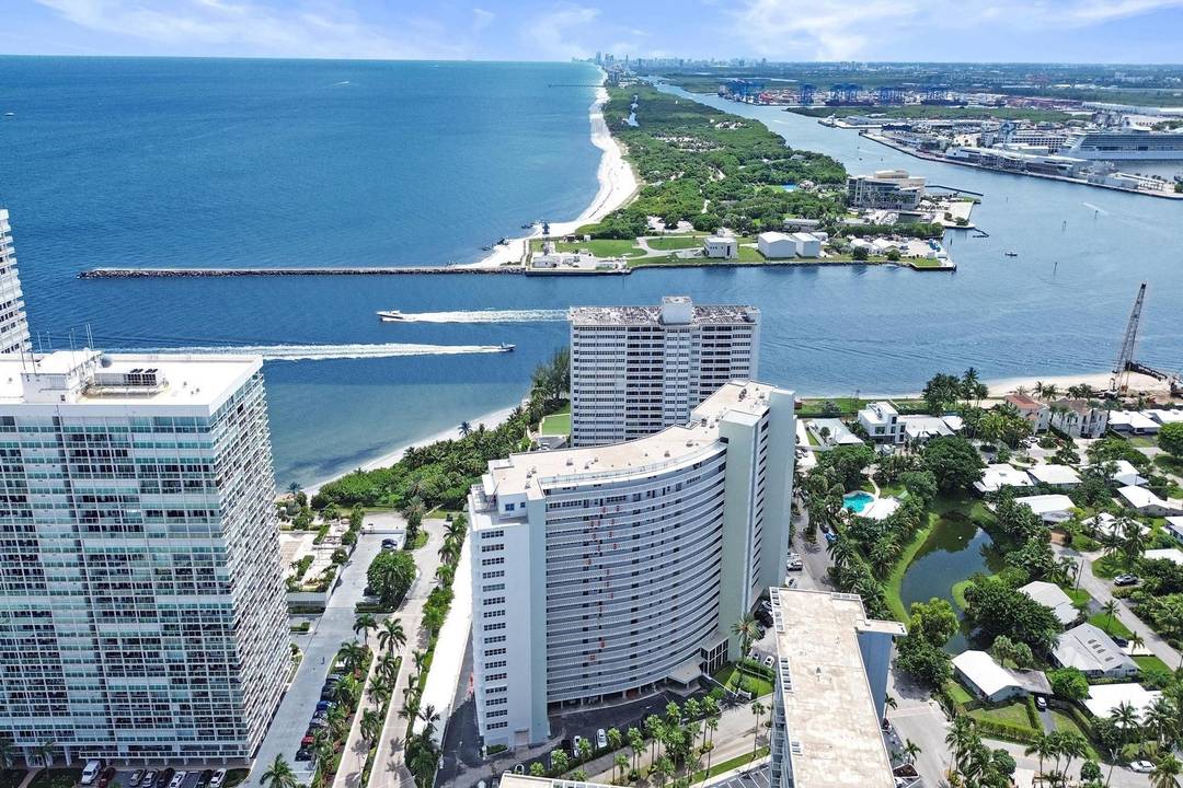 Beautifully renovated seaside condo on Fort Lauderdale s widest private beach.