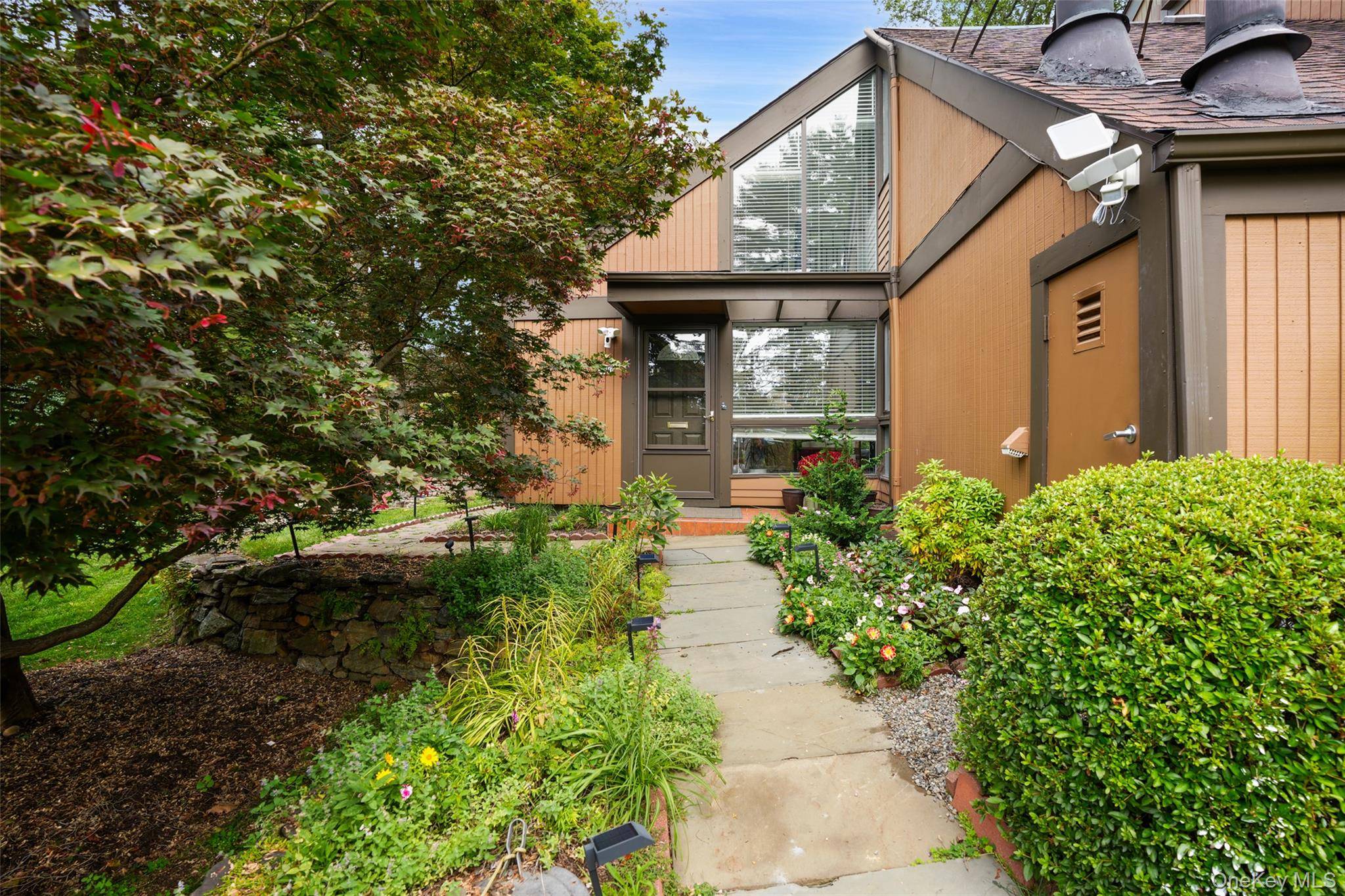 Completely Renovated Walden Woods Townhome Move In Ready !