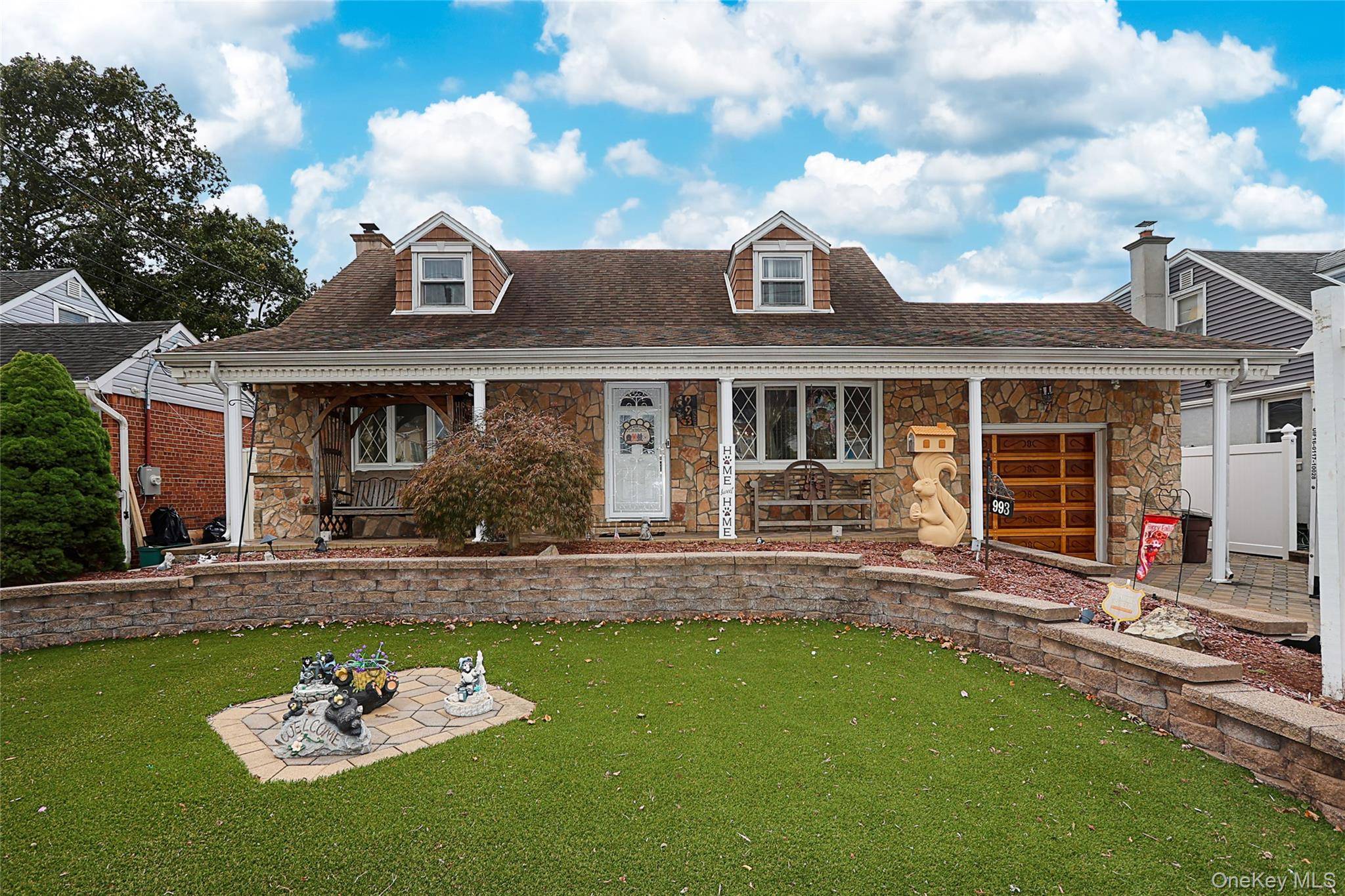 Welcome to 993 Ferngate Drive in Franklin Square, the first time on the market in almost 50 years !