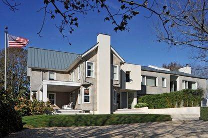 Wonderfull Sagaponack Southampton Modern Farmhouse