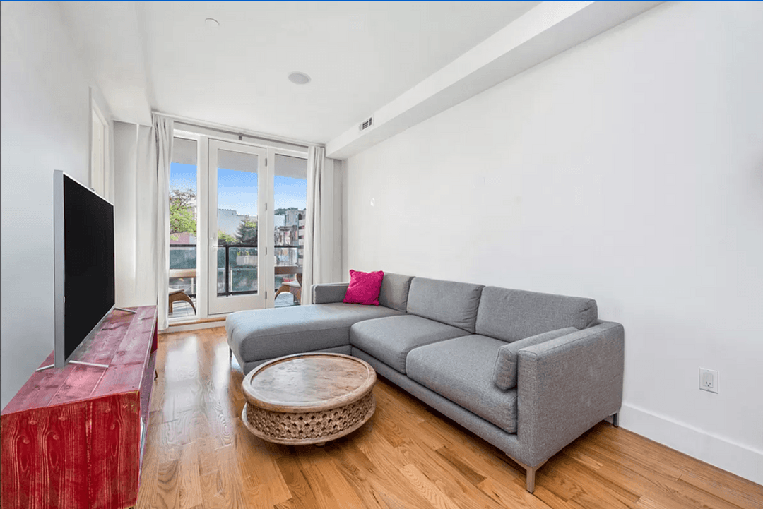 This slick one bedroom apartment with ONE and HALF bathrooms is superbly crafted with a smart layout and thoughtful attention to materials and finishes.