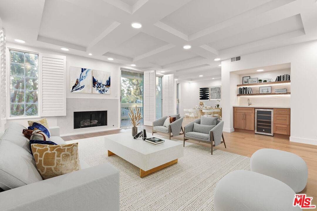 4338   Redwood Ave 2BR Marina Del Rey La