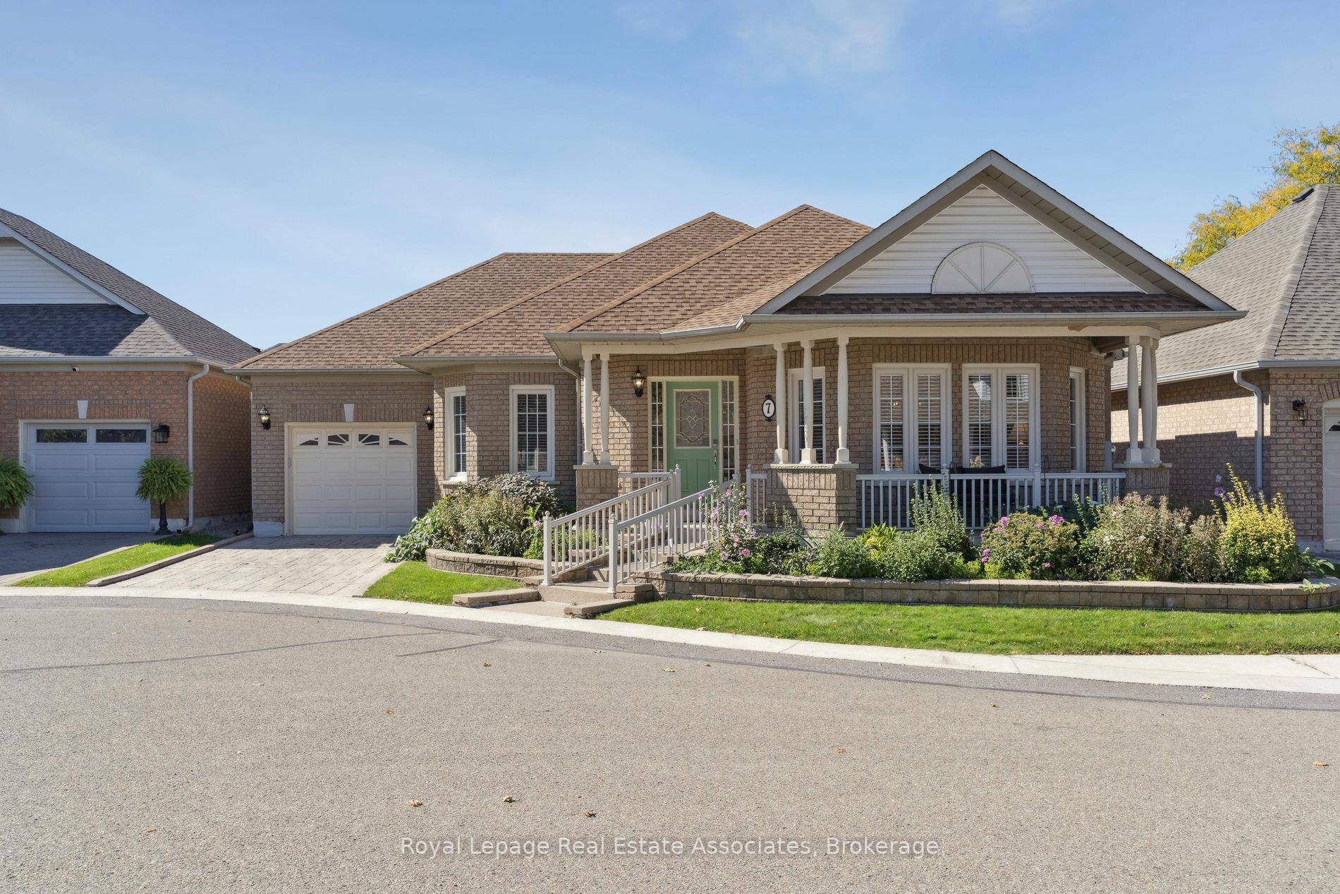 Nestled In Brampton's Premier Adult Lifestyle Community, This 2 2 Bedroom, 2 1 Bathroom Bungalow With A Finished Basement And Second Kitchen Sits On A Quiet Cul De Sac, Offering ...