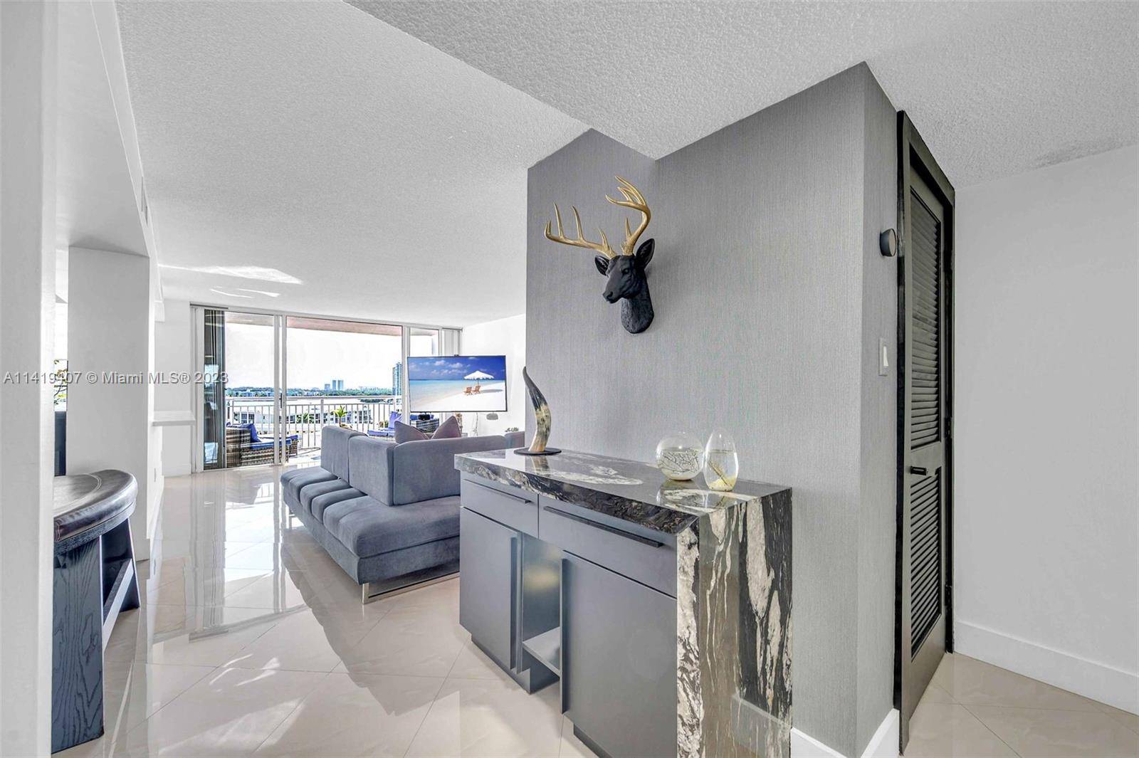 MAJOR REDUCTION ! Dont miss out on the opportunity to own in Aventuras's sought after Del Prado !