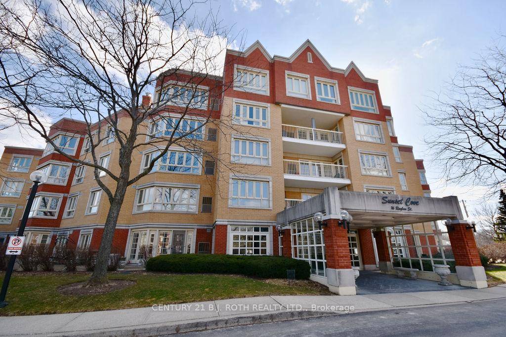 This Spacious 3rd floor suite in the quiet upscale building known as Sunset Cove.