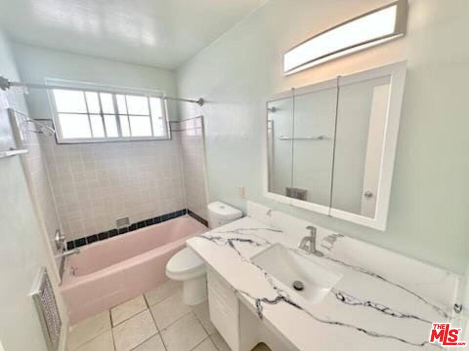 1001 Hammond St 2BR Sunset Strip La