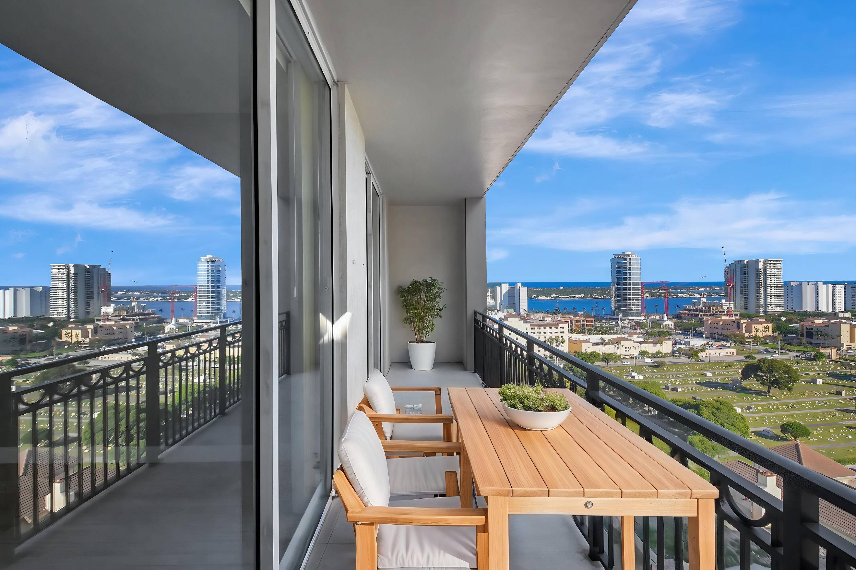 Spectacular Renovation with coastal views !