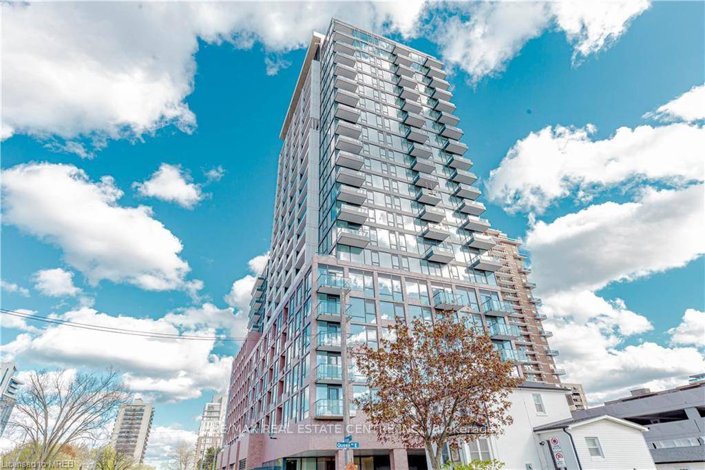Embrace comfort and style in this brand new 1 bedroom Plus den suite in Port Credit.
