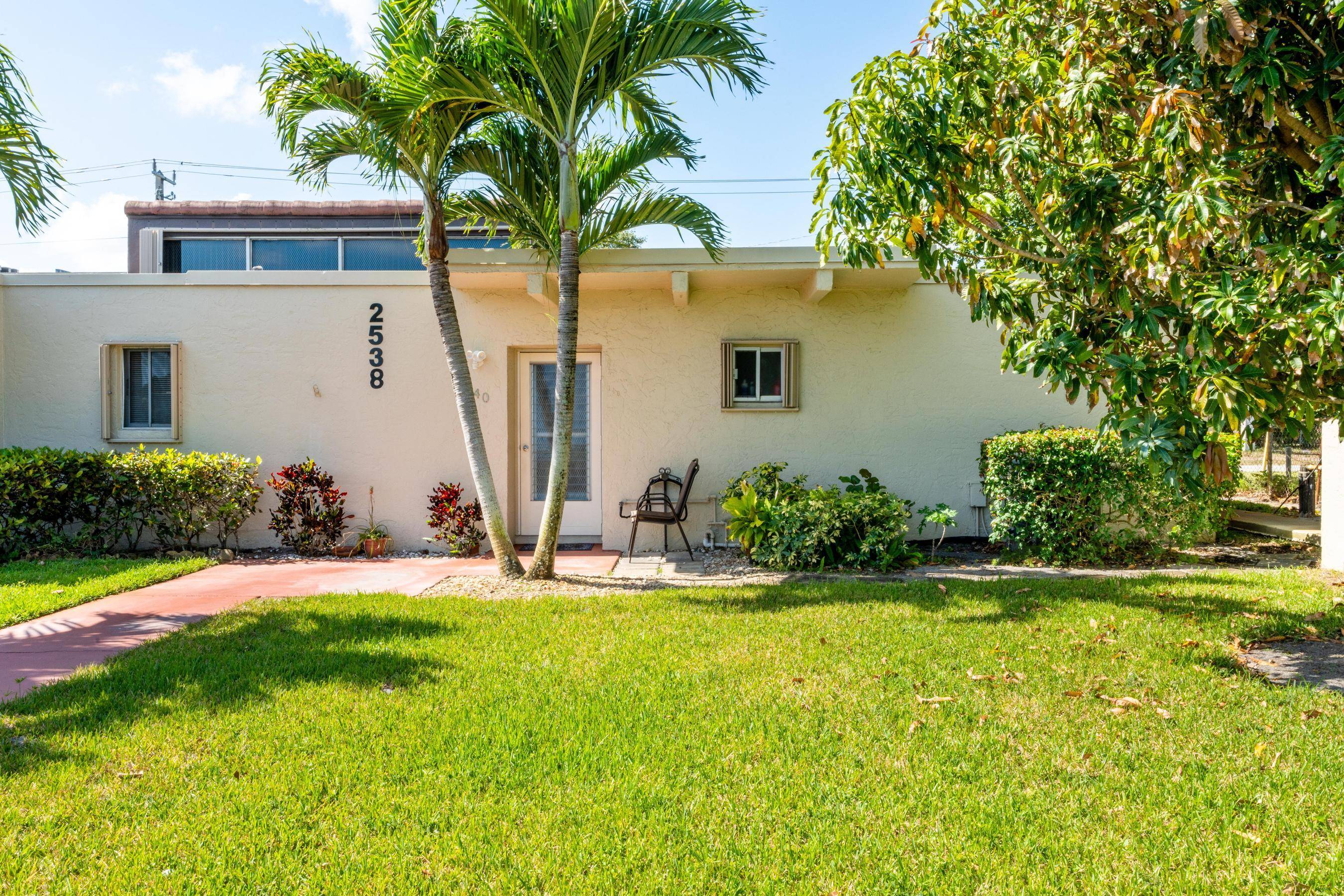 'AS IS' Charming 2 Bedroom Villa in a Vibrant 55 CommunityThis move in ready villa in the heart of Palm Springs.