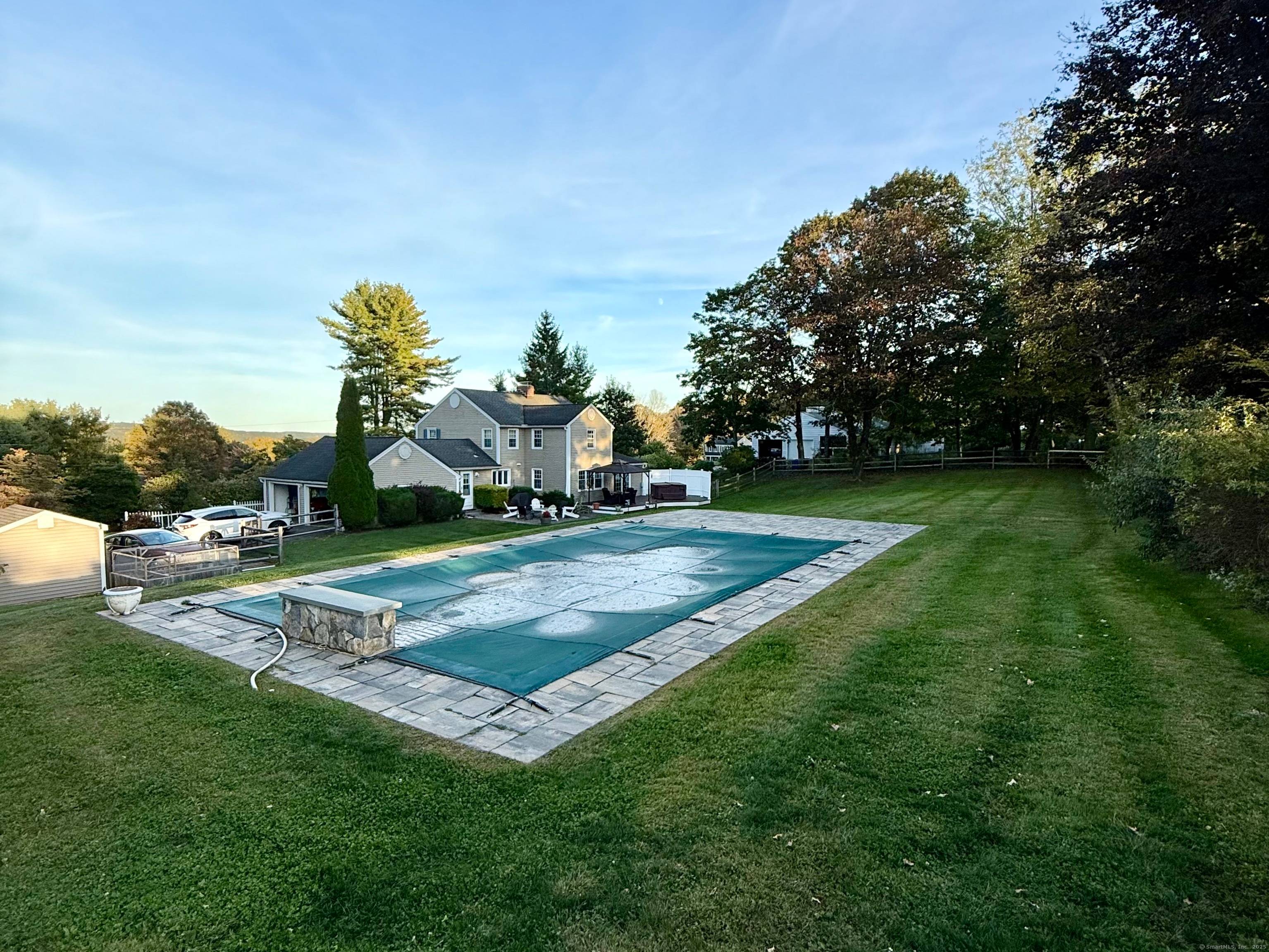 Perched high with stunning views, this well maintained home on a quiet cul de sac is ready for your next chapter !