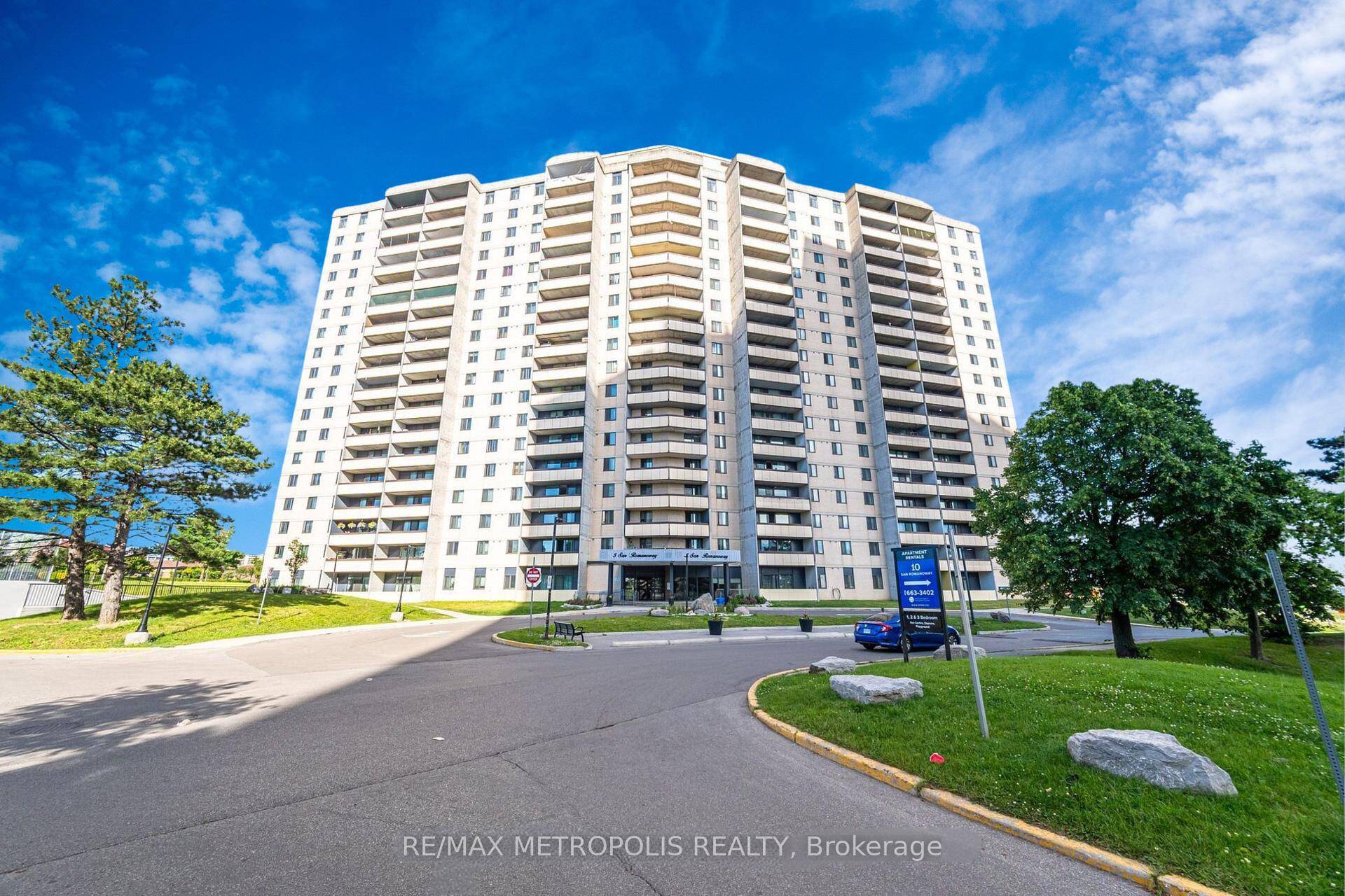 S P A C I O U S 3 bedroom, 2 bath condo unit with an oversized balcony for your family and guests to enjoy.