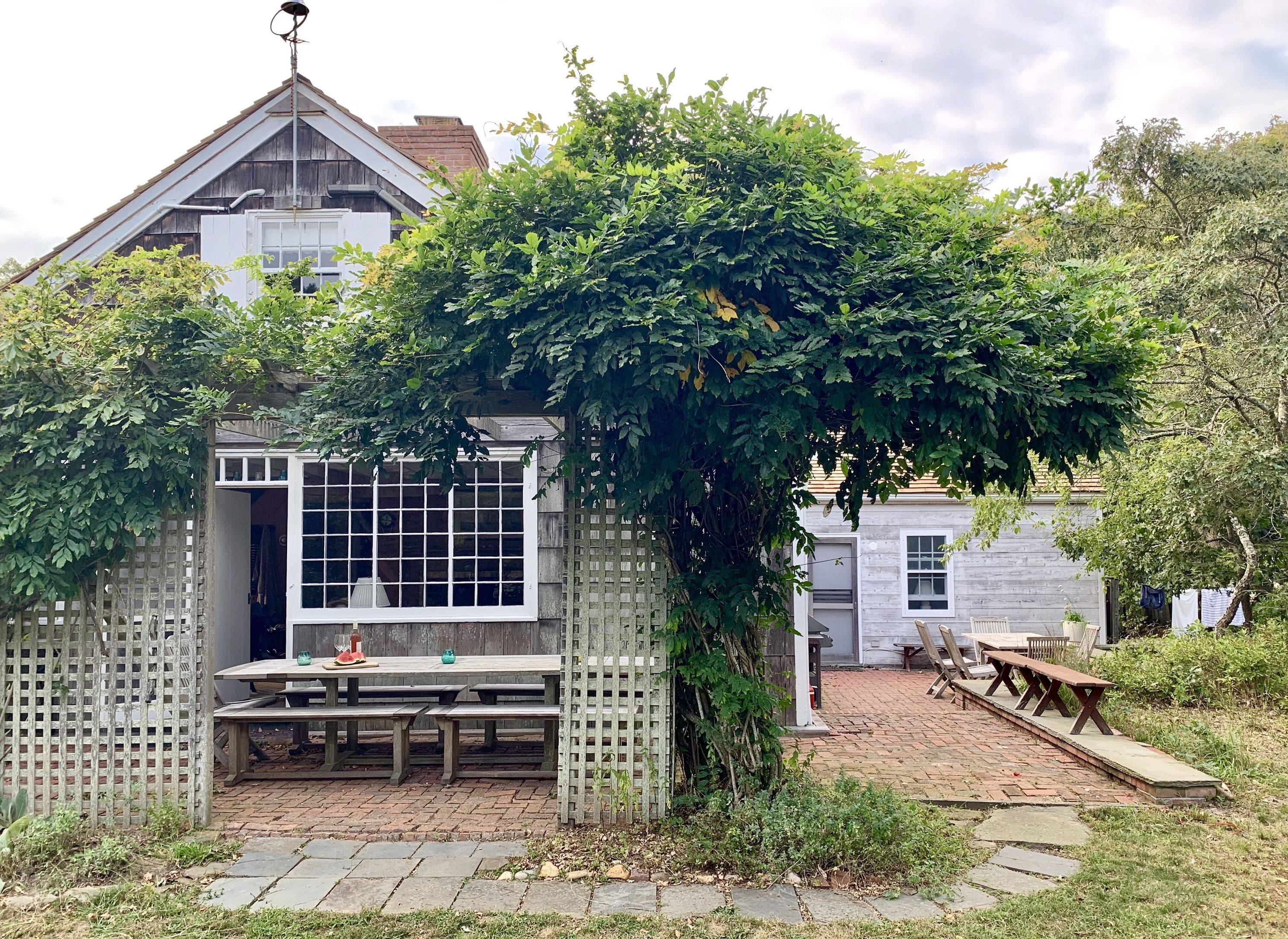 A Much Sought After Sheffer Cottage