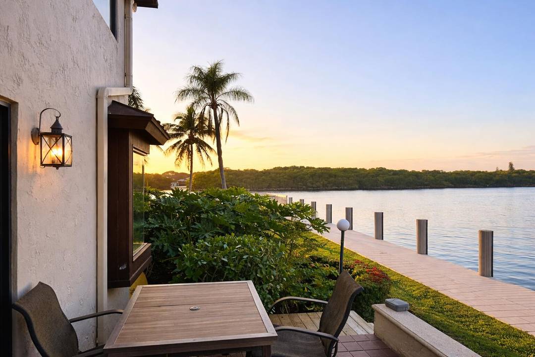 Direct Intracoastal end unit townhouse with monthly HOA dues of 333.