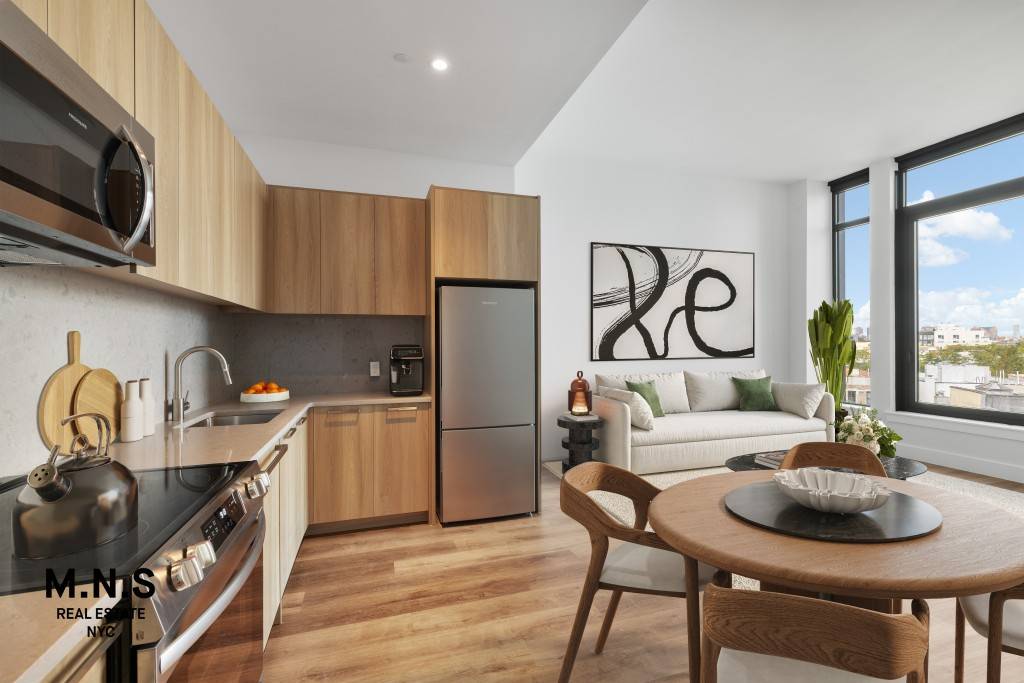 LUXURY ONE BEDROOM APARTMENT WITH STUNNING MANHATTAN VIEWS NOW AVAILABLE IN ASTORIA !