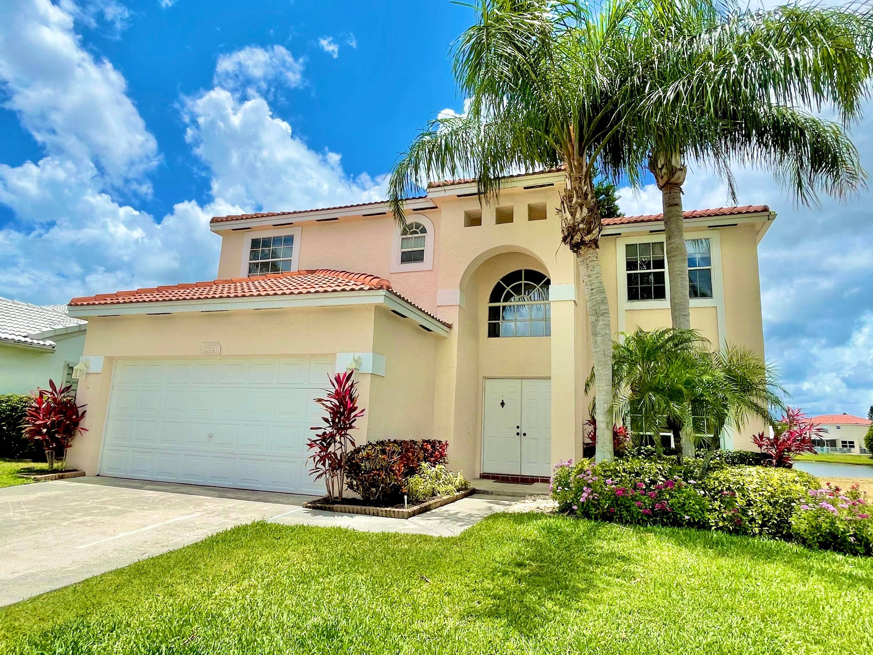 Beautiful 4 2. 5 Screened Home in Boca Landings with TRANQUIL LAKE VIEWS !