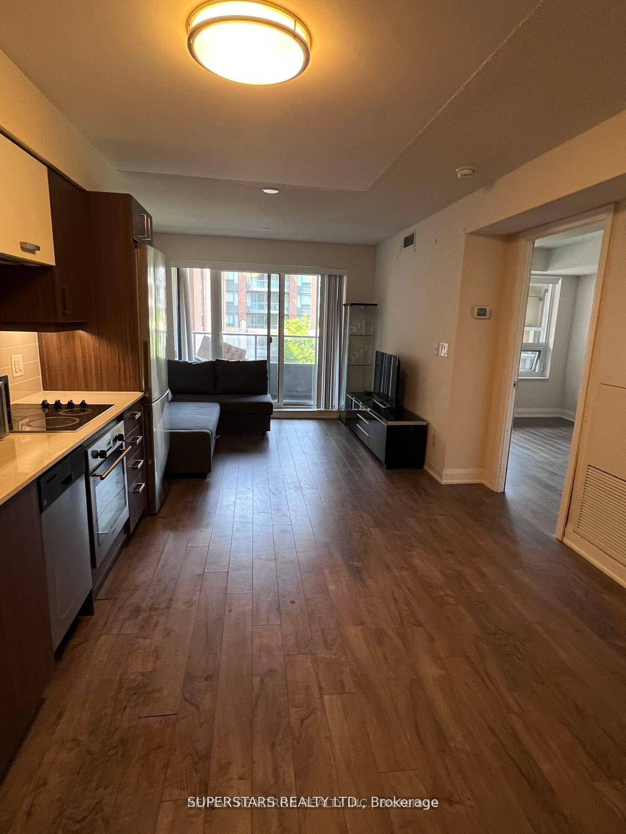 Stylish Luxury Condo in Uptown Markham.