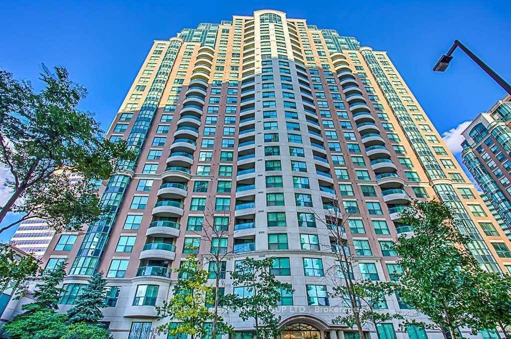 Bright and Spacious 3 Bedroom Corner Unit in Prime Toronto Location.