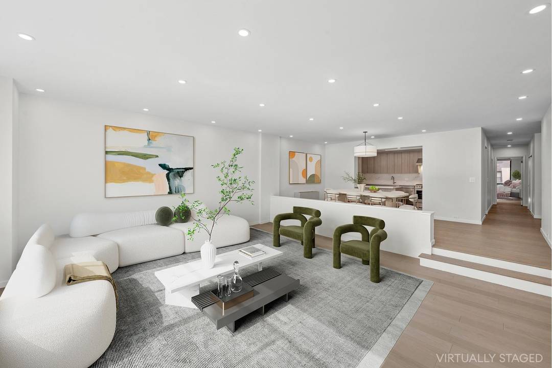 Beautifully renovated, new development quality, 4 bedroom, 3.