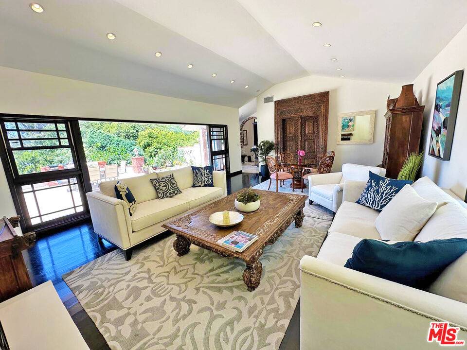12751 Mulholland Dr 4BR Beverly Hills Post Office | B.H.P.O. La