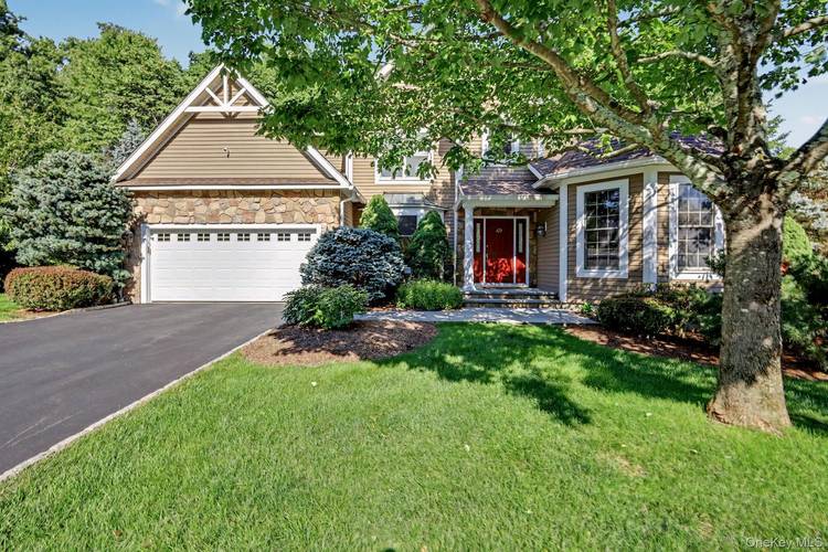 Impeccably maintained, bright and spacious 4 bedroom, 4.