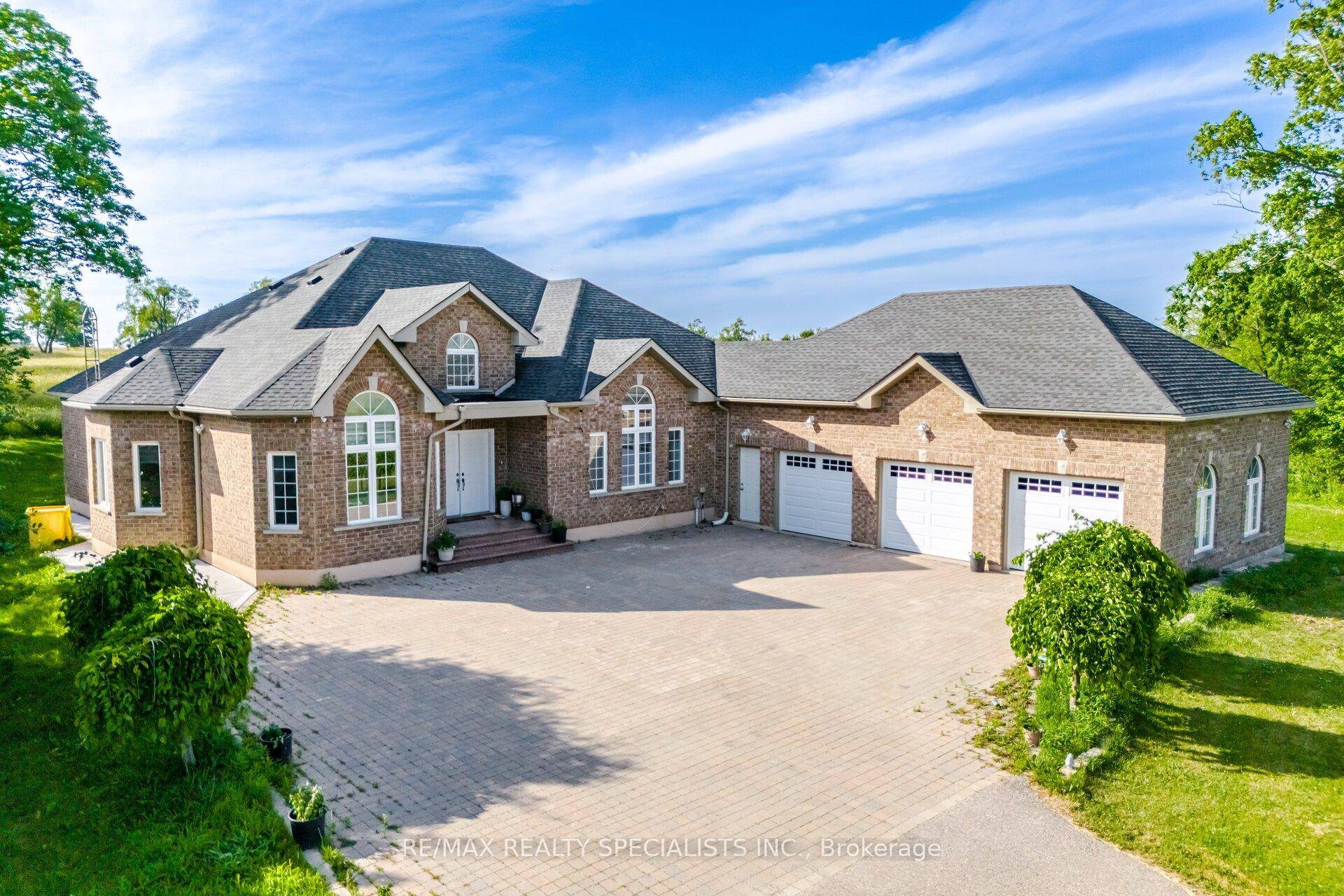 Luxury Living on a Rare 17 Acre Private Estate in Caledon !