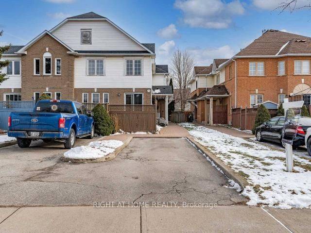 130 Rockhaven Lane Hamilton Ontario L8B 0J3 two-story canada