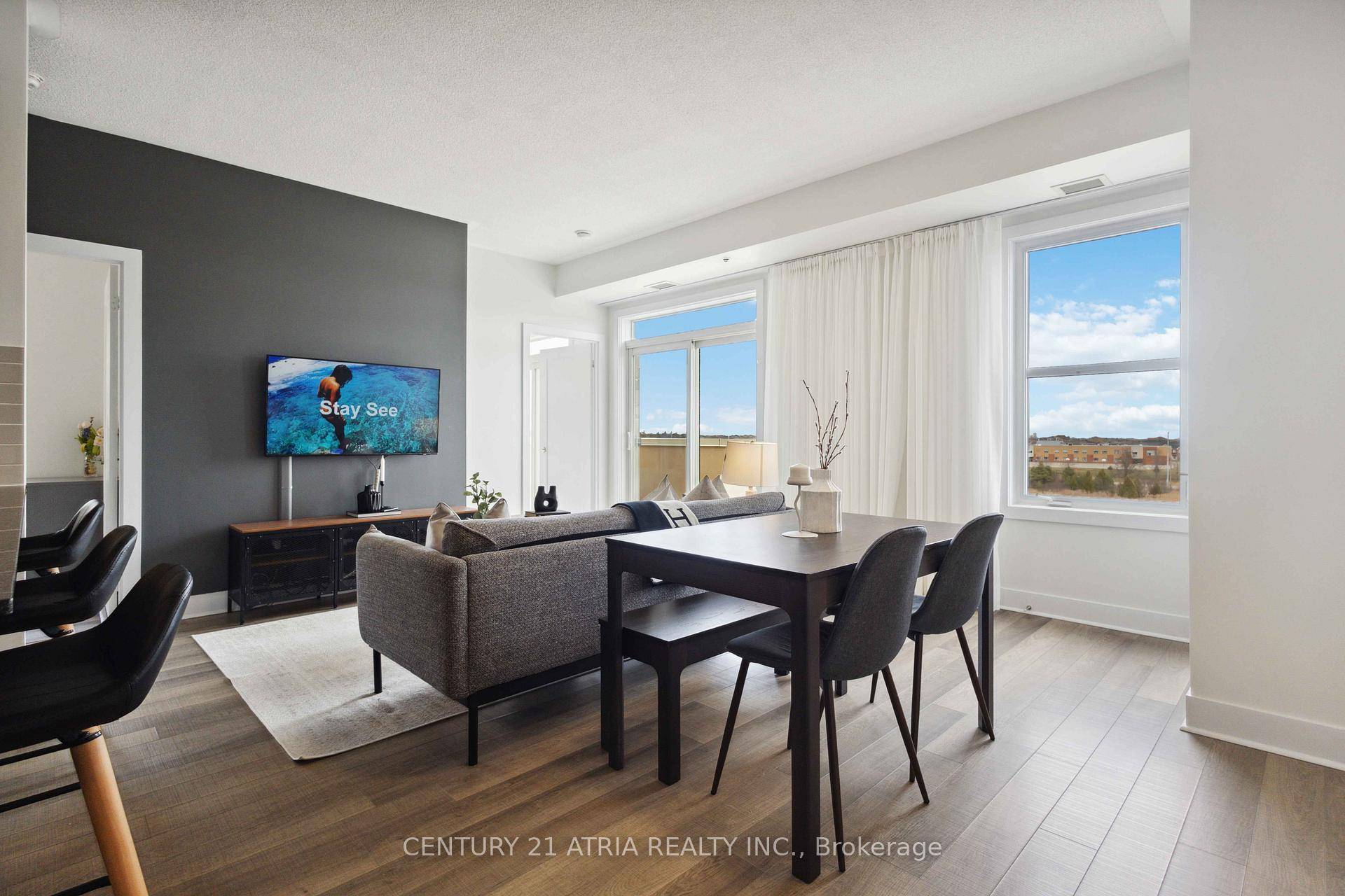 OFFERS ANYTIME Experience breathtaking panoramic views in this stunning penthouse suite !
