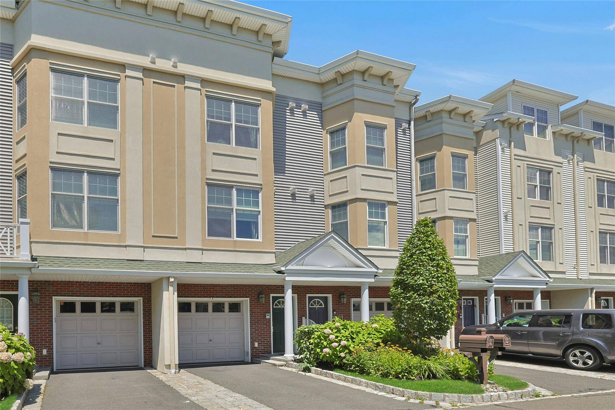Harbors at Haverstraw ! All about the views !