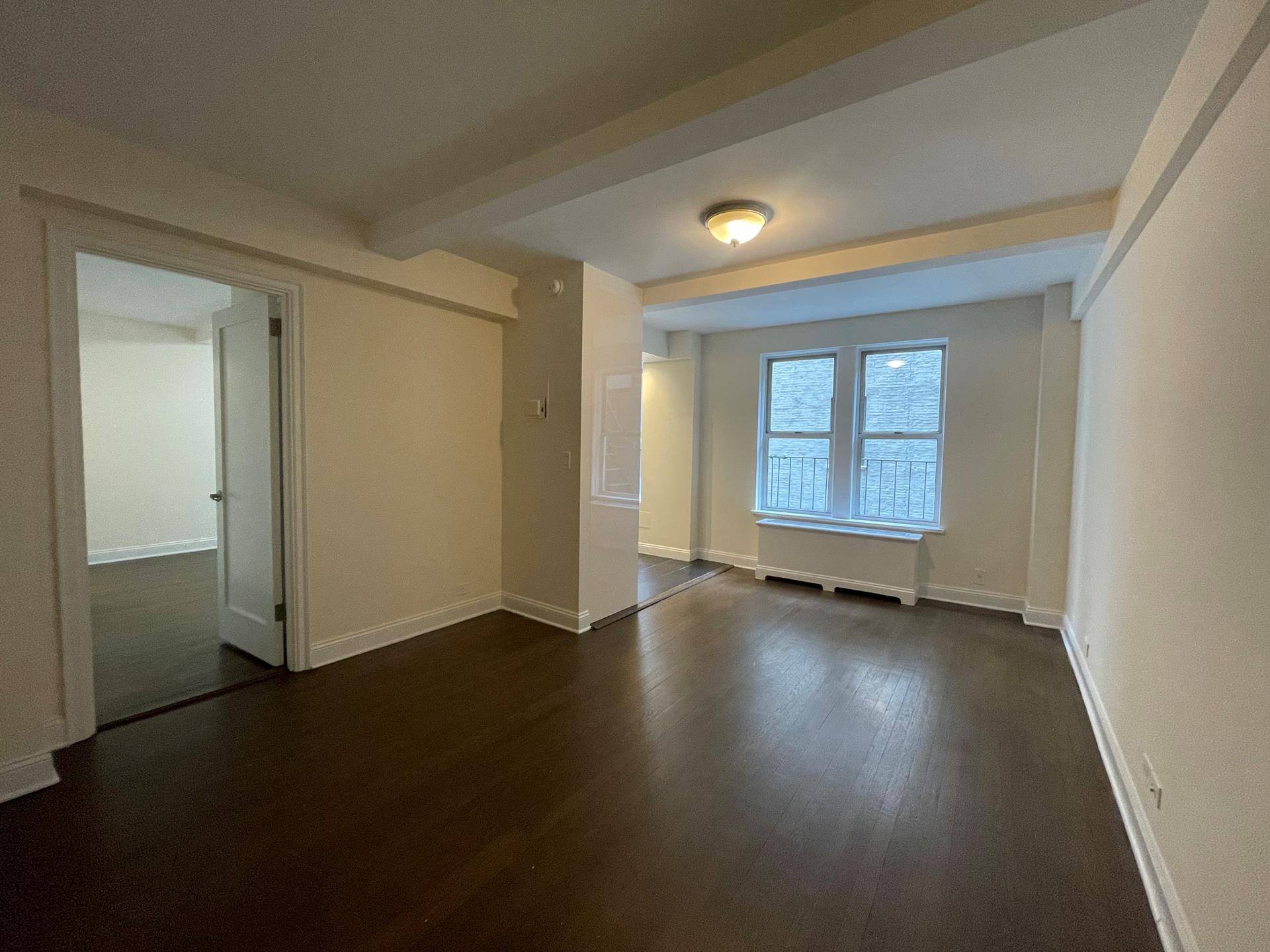 Spacious 1 bedroom with Central Park views !