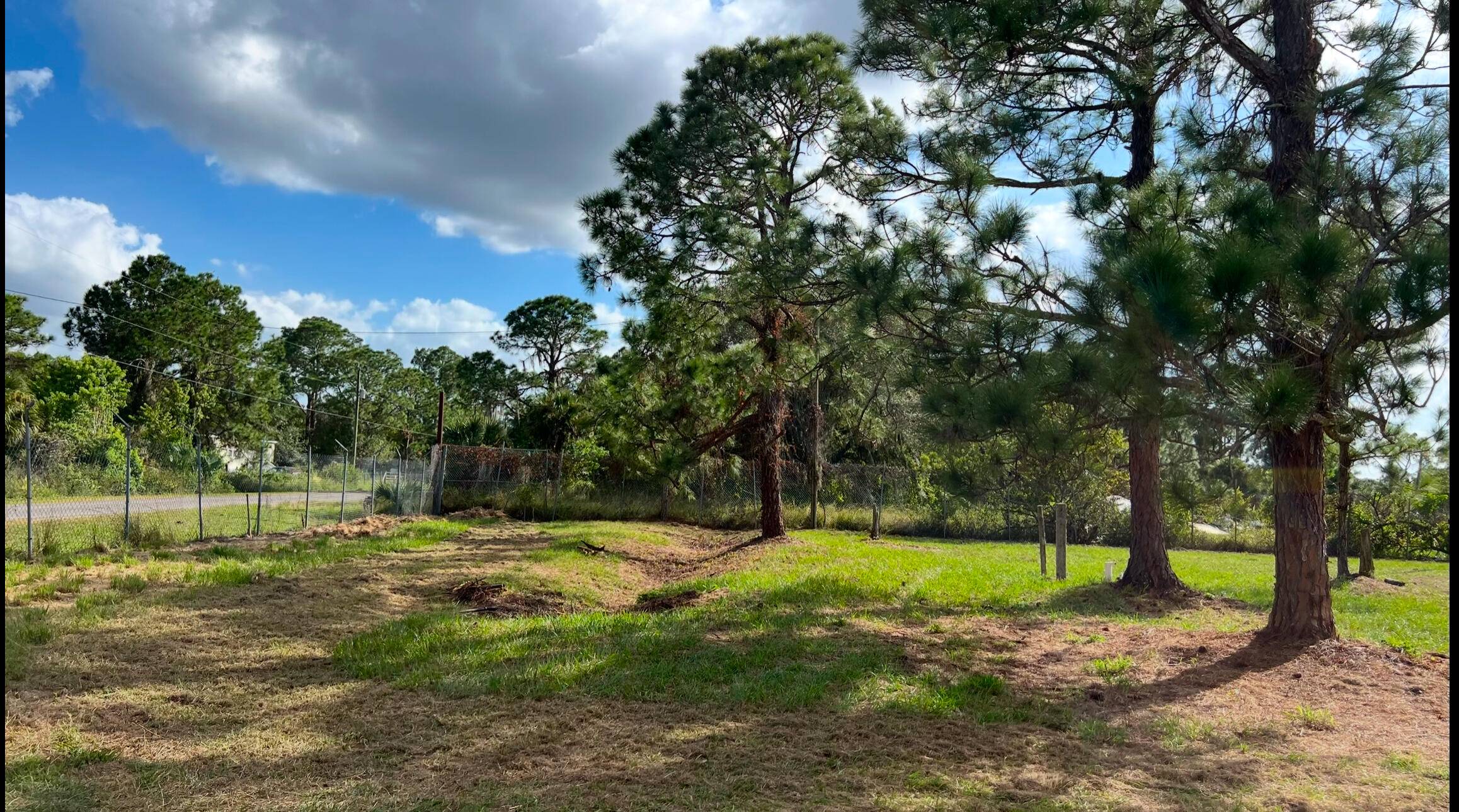 Unique opportunity ! 1. 09 acres Parcel.