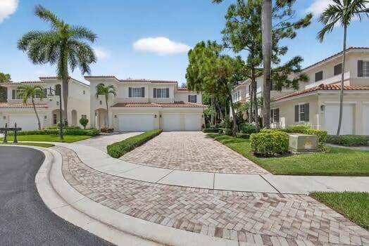 Spectacular RENOVATED SINGLE STORY plan featuring a most welcoming open layout that accommodates up to 7 guests w full membership privileges in the highly sought after community of Frenchman's Reserve ...