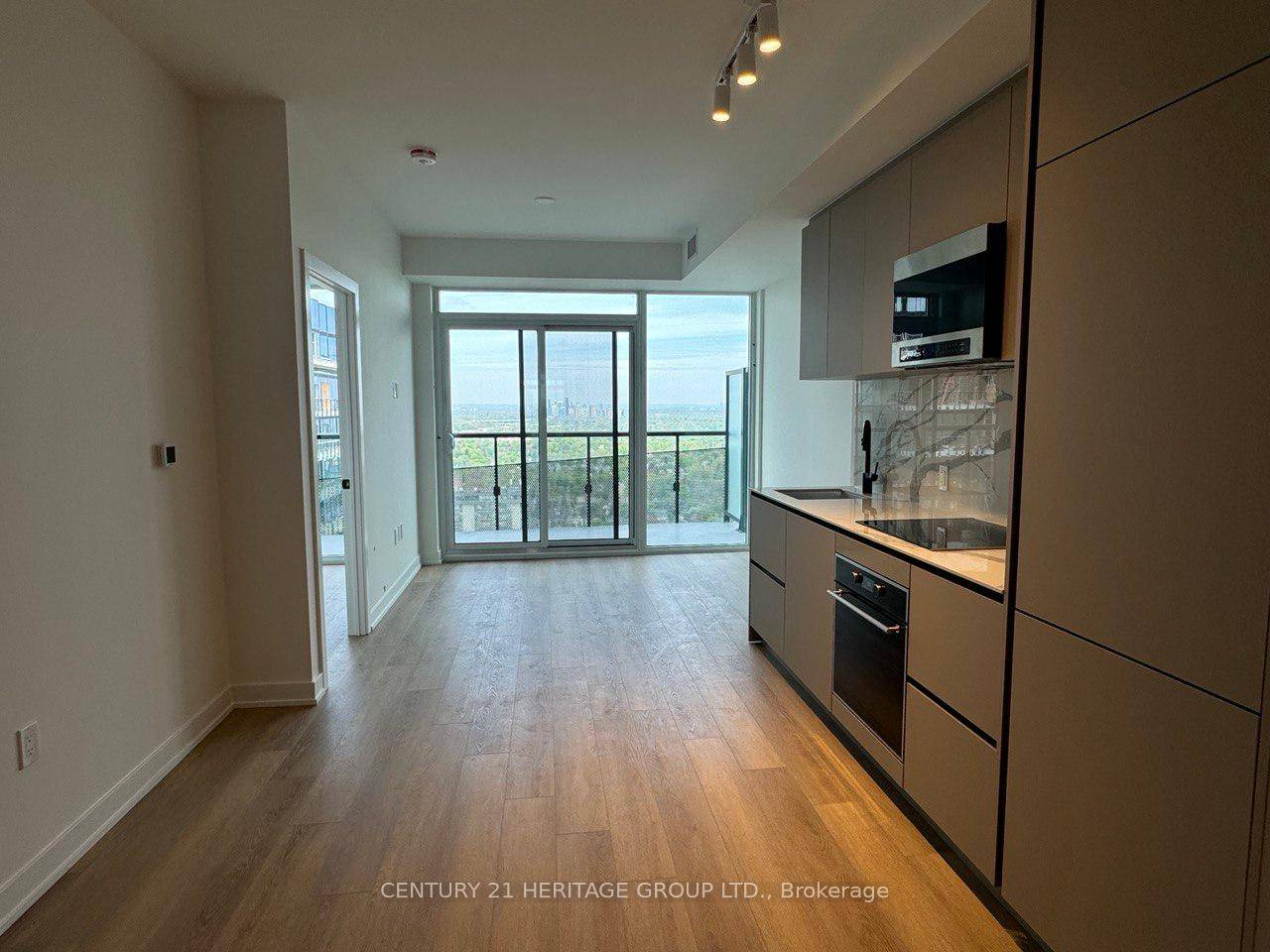 Reasons to love this Urban Luxury at Line 5 condos in Yonge amp ; Eglinton !