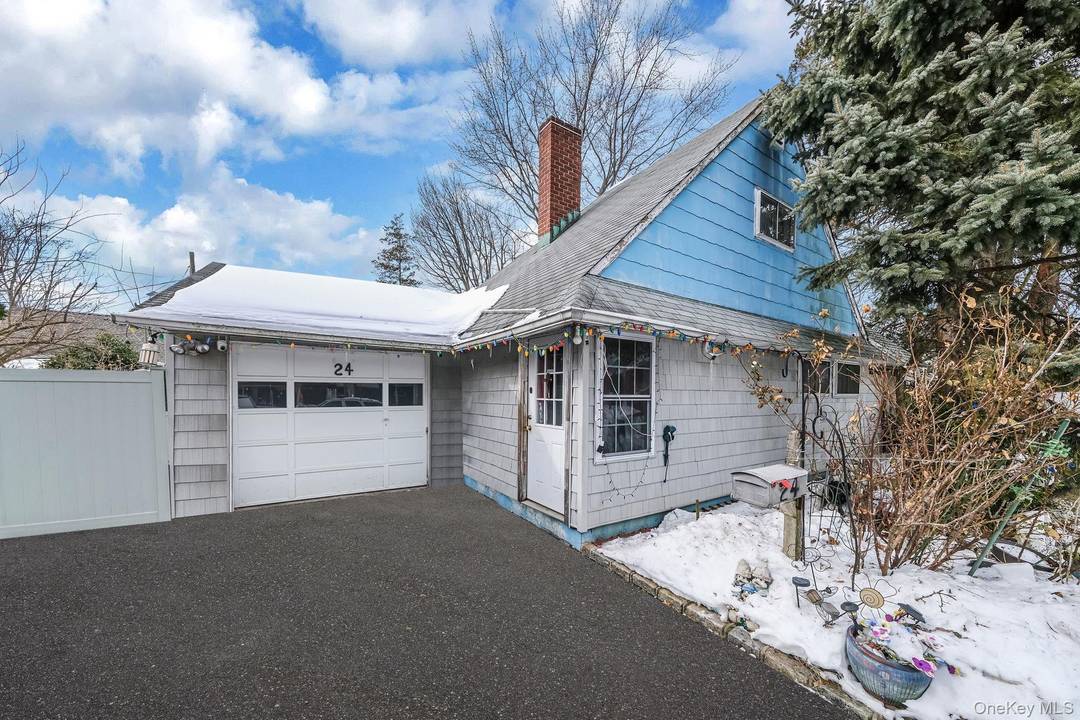 Set on a tree lined block in the heart of Hicksville, 24 Beacon Lane offers a rare combination of space, flexibility, and opportunity in a market where inventory remains extremely ...