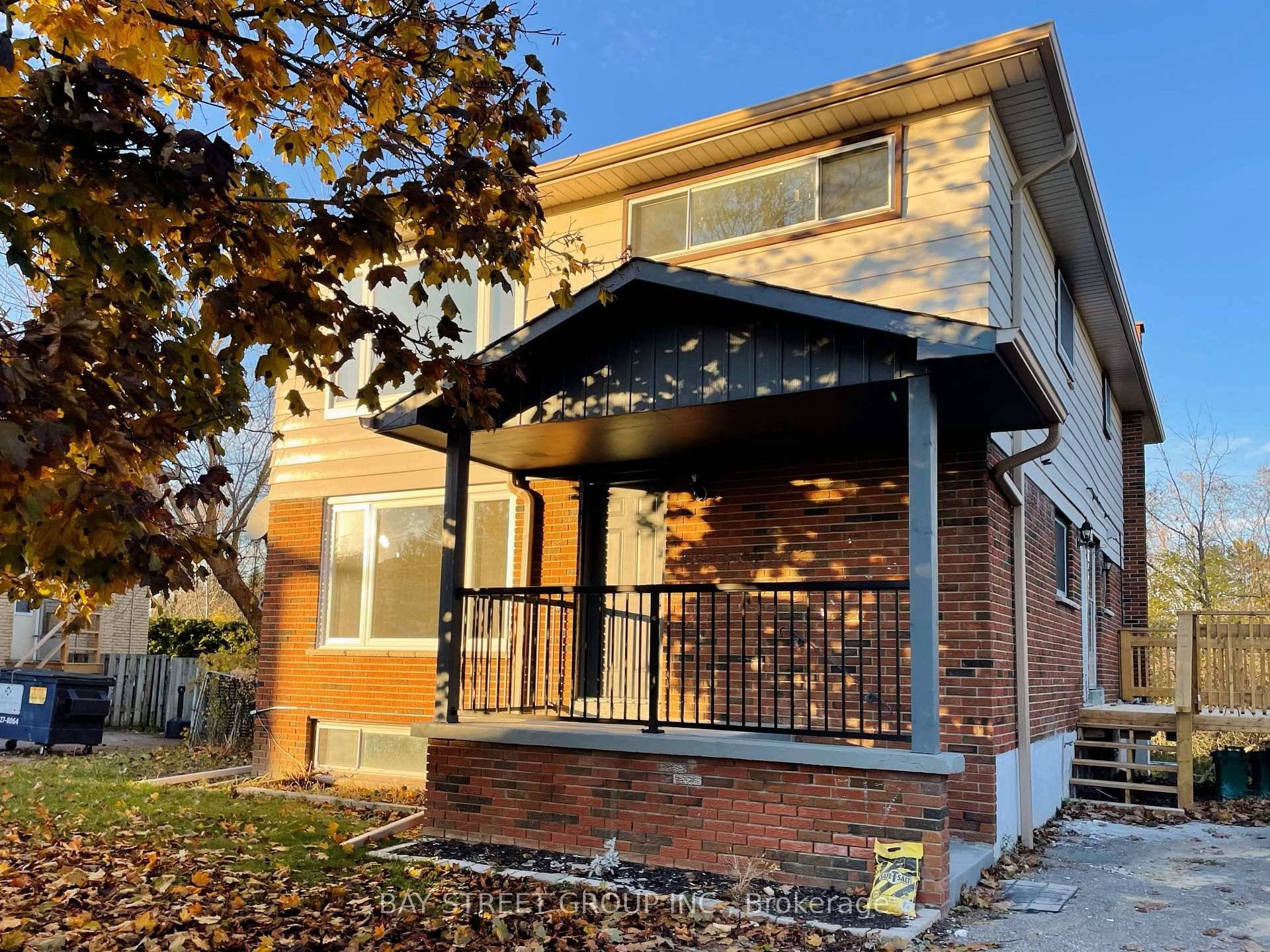 New spacious 3 bedroom apartment in a legal triplex building !