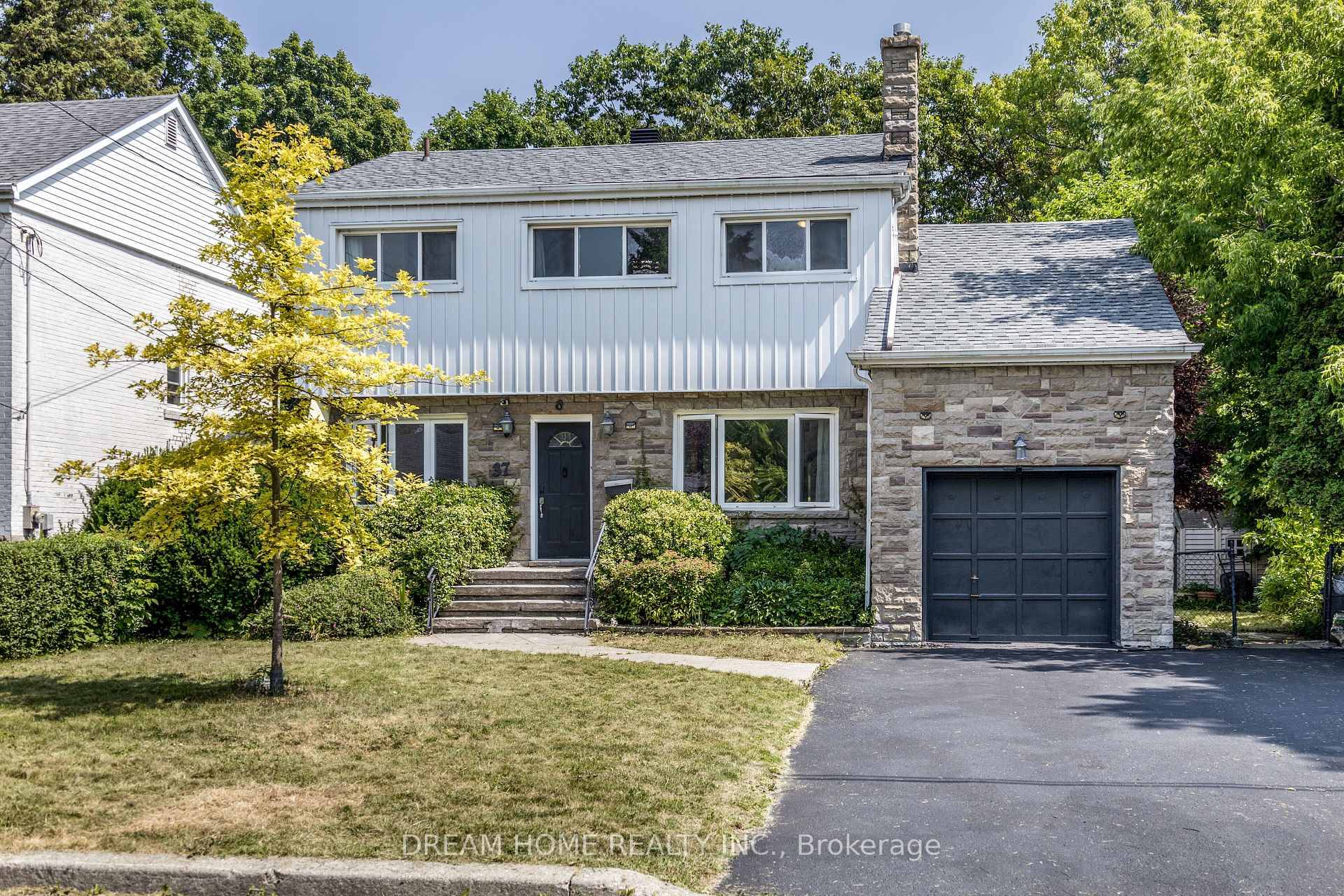 Spacious 2 Storey Ravine Home, 3 1 Beds, Renovated 4 Full Baths and Kitchen Floor, Private Office amp ; Stunning Deck.