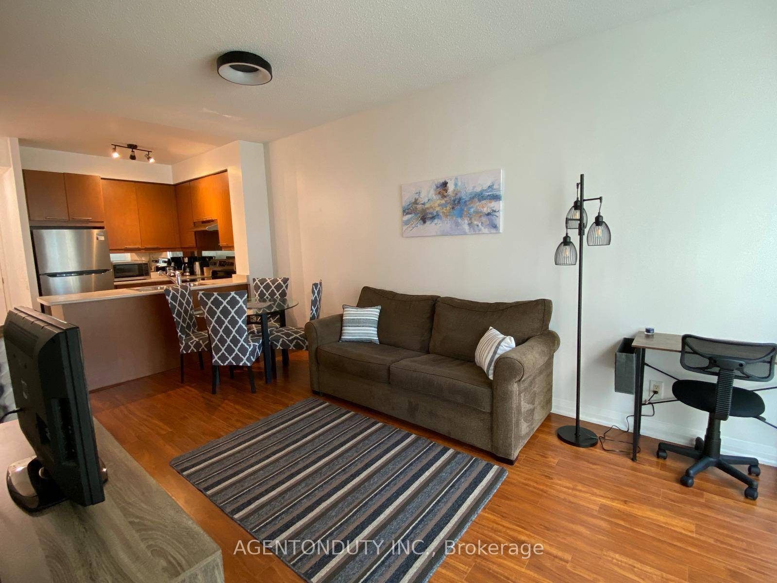 Executive Boutique Condo In Yorkville.