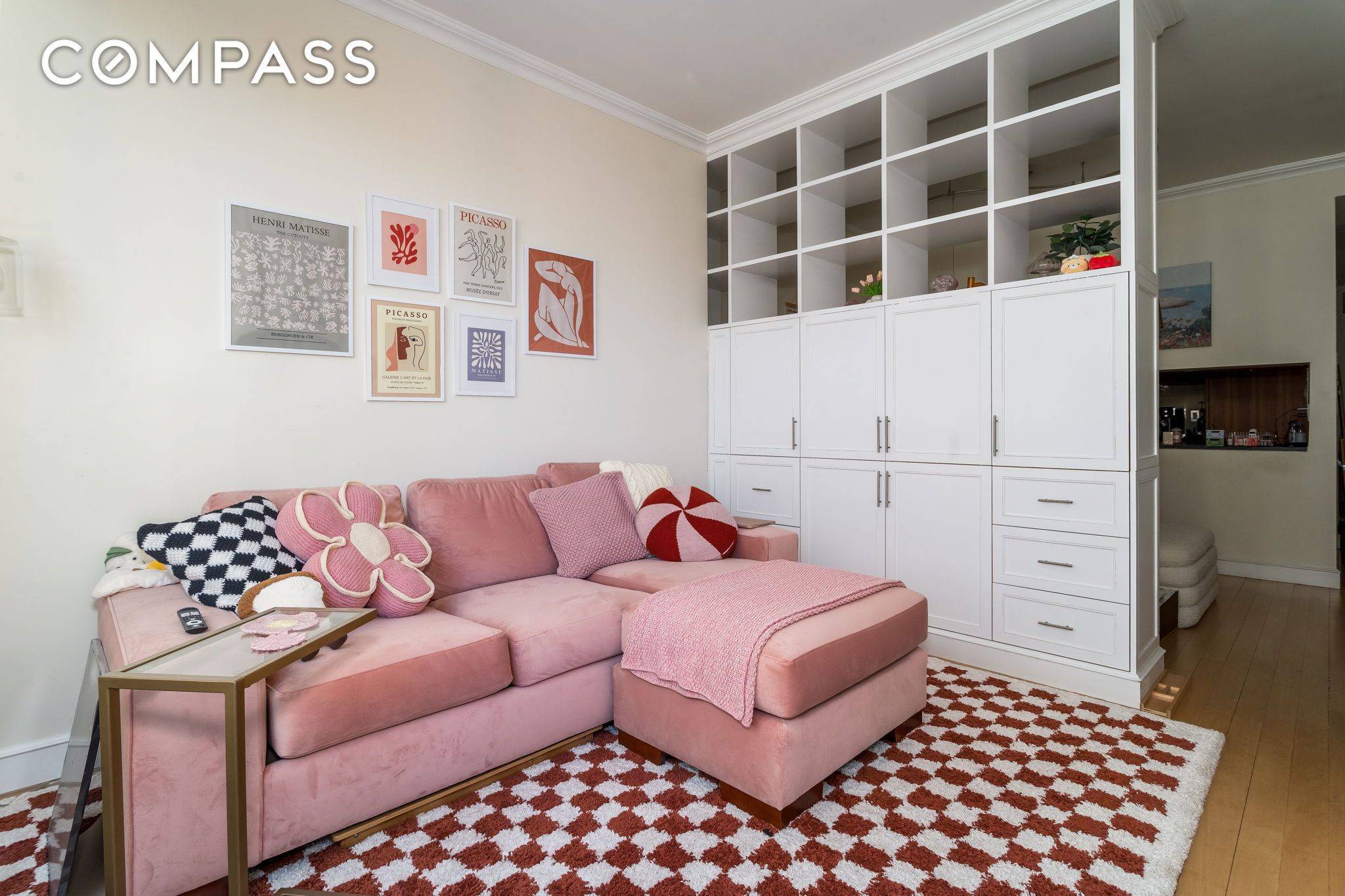 Sophisticated Living in the Heart of the Upper East Side Residence 5F at The Cielo is a beautifully appointed studio designed by renowned celebrity designer Gail Barley.