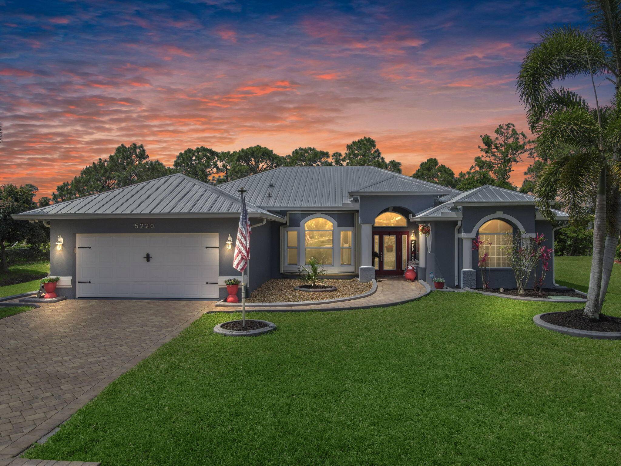 This beautifully maintained 3 bedroom, 2.
