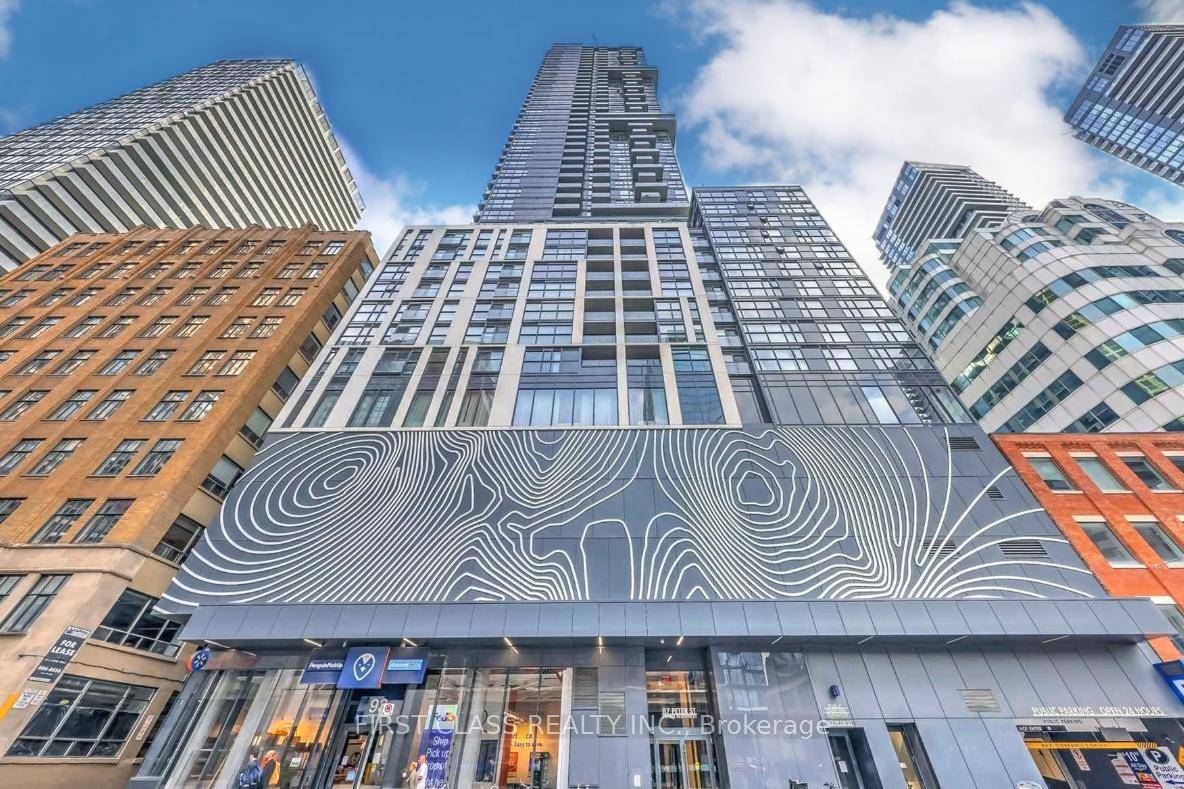 In The Heart Of Toronto's Entertainment District, Highly Sought After Corner Unit Offers 782 Sq Ft Of Sun Filled, Open Concept Space.