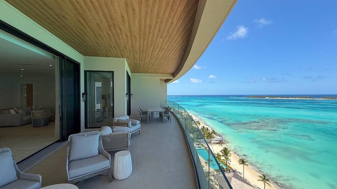 PENTHOUSE 2, AQUALINA Condo Cable-Beach New-Providence