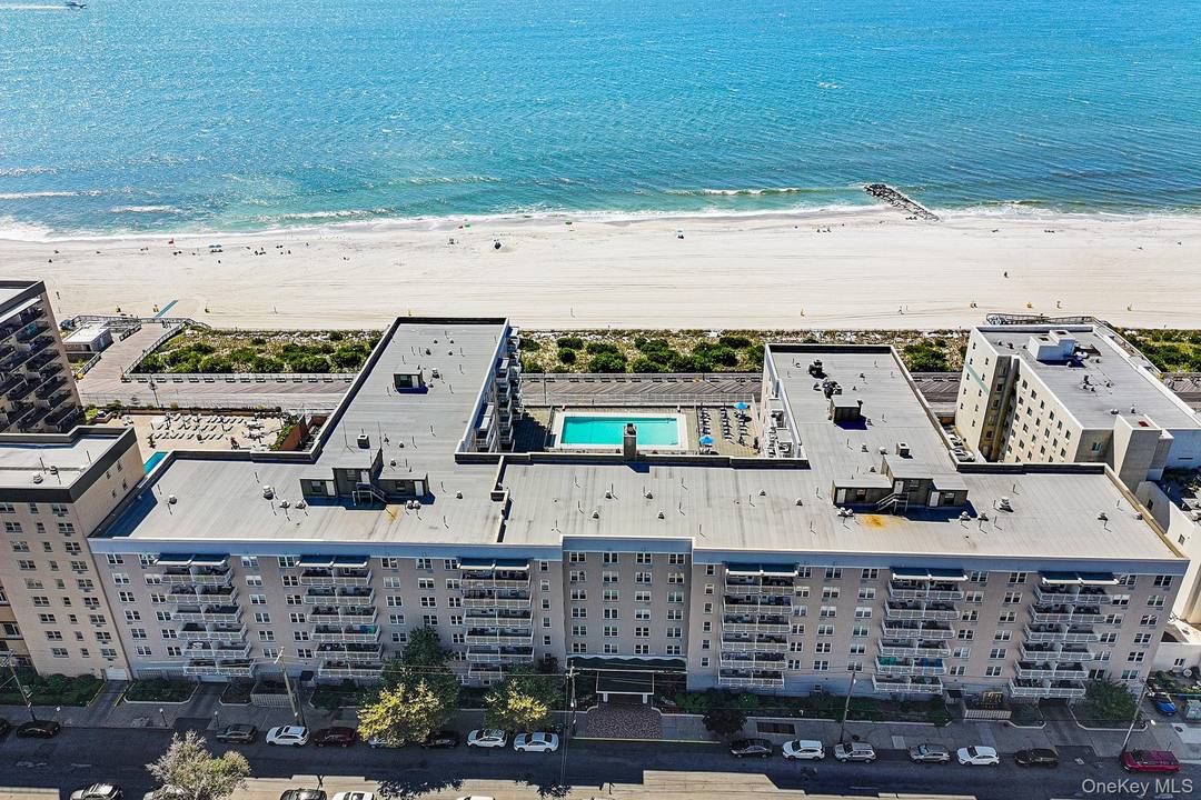 Beautifully renovated junior 4 on the top floor of this luxury building.