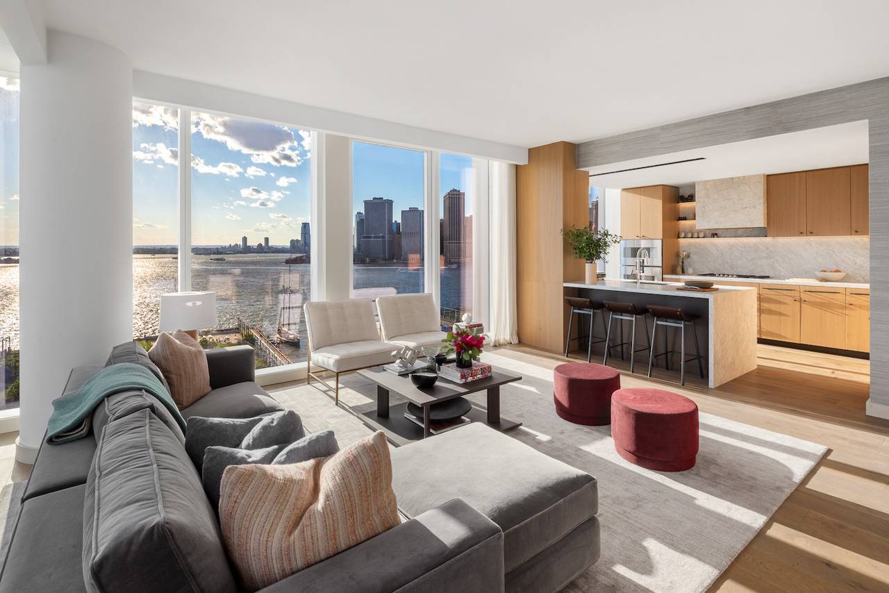 LUXURY WATERFRONT LIVING IN BROOKLYN HEIGHTS.