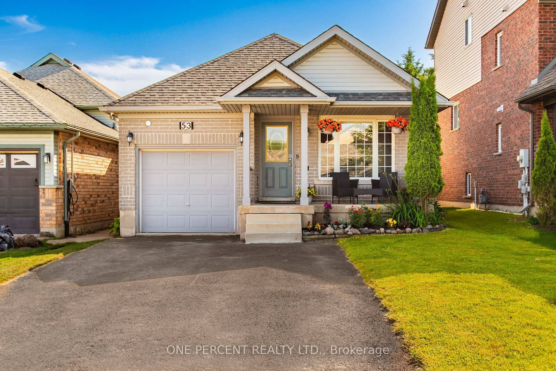 BEAUTIFUL BACKSPLIT HOME IN A GREAT FAMILY AREA WEST END ORANGEVILLE AREA.