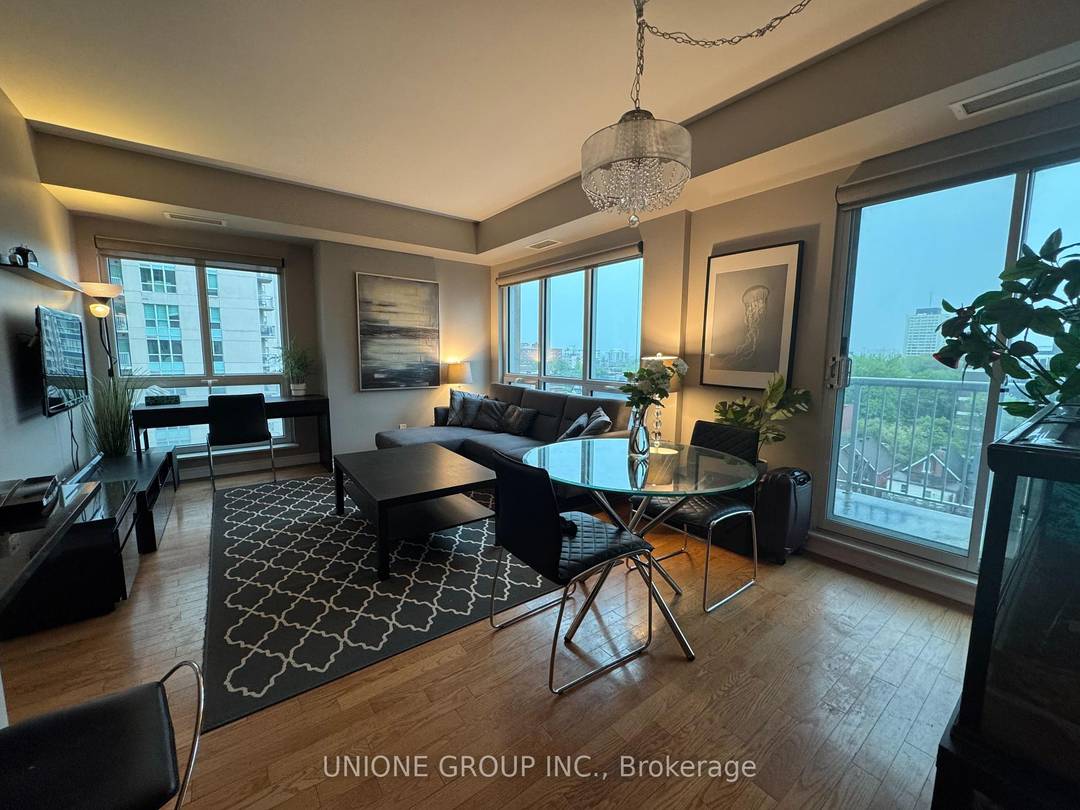 FULLY FURNISHED amp ; TURN KEY CONDITION Master Bedroom for Rent in 2Bed 2Bath Condo !